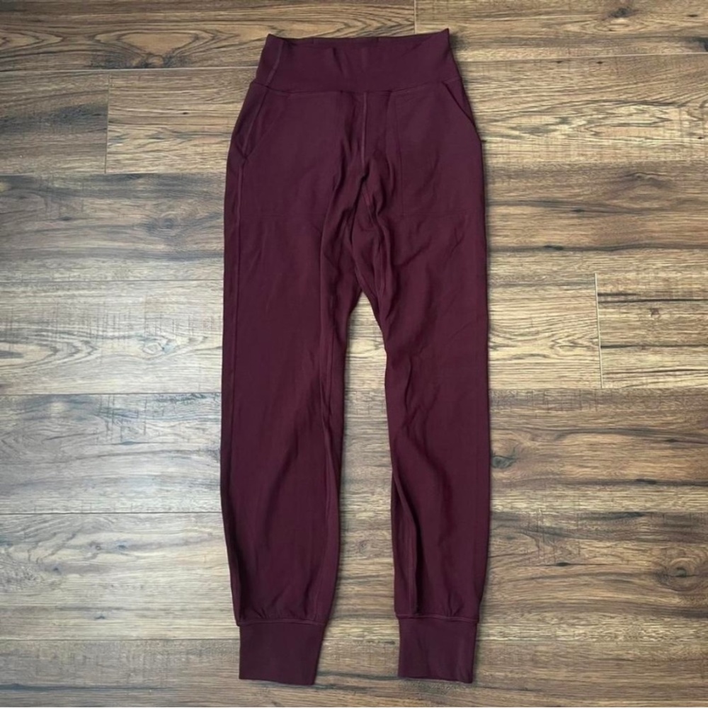 Lululemon Maroon Align Jogger 2 Women Pockets High Rise Athleisure Yoga Gym